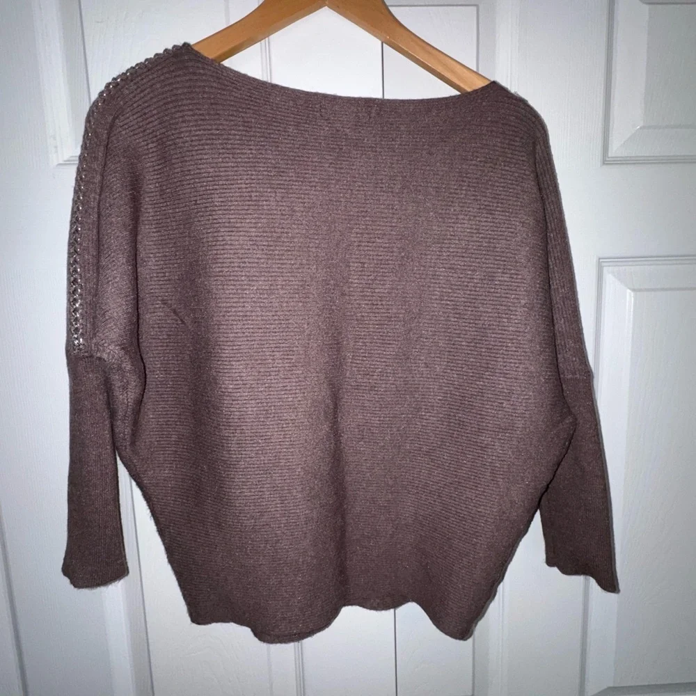 Jennifer Lopez Chain Shoulder Sweater Taupe Dolman Sleeve Knit Top M
